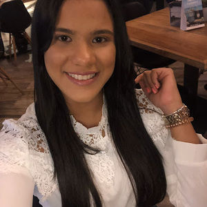 Meet your Posher, Ana